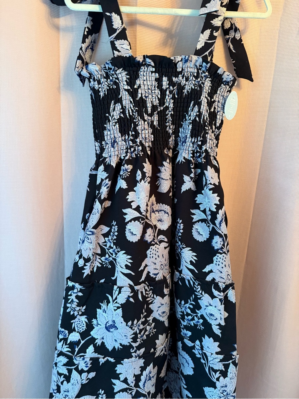 The tie Ellie Bap Dress in Brocade